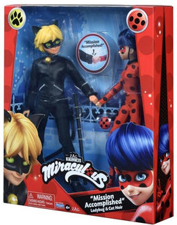 Een set Miraculous Ladybug en Cat Noir-poppen van Playmates
