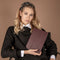 Selencia Tablet Hoes Geschikt voor iPad 8 (2020) 8e generatie / iPad 7 (2019) 7e generatie / iPad 9 (2021) 9e generatie - Selencia Kesia Slang Trifold Bookcase - Donkerrood