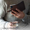 Selencia Samsung Galaxy S24 Ultra - Echt Lederen Bookcase - 3 Pashouders - Donkerbruin