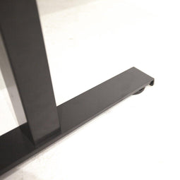 Dextro slinger zit/sta 140x80cm, hoogte verstelbare werkplek dmv slinger, T-poot frame. Frame kleur aluminium (RAL9006) en blad Honey Castello