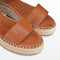 PS Poelman TARA - Dames Faux PU Sandalen - Sportieve Espadrille Sleehak - Bruin Cognac - Maat 37