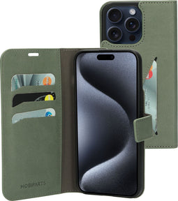 Mobiparts iPhone 15 Pro Max - Classic Wallet Case - Ruimte voor pasjes - Groen