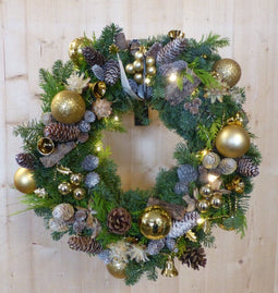 Krans kerstgroen goud circa 40 cm met batterijverlichting