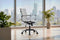 Feel Furniture - Luxe Bureaustoel - Lage Rugleuning - Lichtgrijs met Mat Zwart Frame
