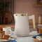 Russell Hobbs Brontë - Waterkoker 1,7L 2400W - 360° draaibaar - Mat zwart/goud
