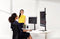 Fellowes Seasa™ 8044001 - Dubbele verticale monitor arm - Geschikt voor 2 schermen 13-32 inch tot 8kg elk