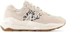 New Balance W5740 - Lage sneakers - Suède en textiel - Beige