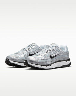 Nike P-6000 - Sneakers heren - Wit / Metallic Silver / Pure Platinum / Zwart