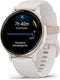Garmin Vivoactive 5 42 mm goud met een wit siliconen polsband