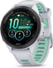Garmin Forerunner 265S 42 mm wit/zwart met een wit/groene siliconen polsband