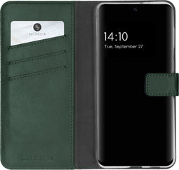 Selencia Hoesje Geschikt voor Samsung Galaxy S21 FE Hoesje Met Pasjeshouder - Selencia Echt Lederen Bookcase - Groen