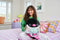 Snackles Series 2 - Garnaal Lily met Pringles - 38 cm van ZURU