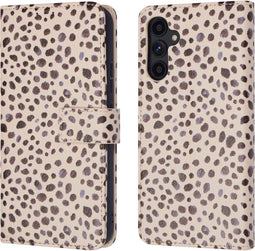 iMoshion Hoesje Geschikt voor Samsung Galaxy A34 (5G) Hoesje Met Pasjeshouder - iMoshion Design Bookcase smartphone - Meerkleurig / Black And White Dots