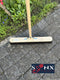 Synx Tools bezem Stadsbezem Straatbezem 60 CM - Colombo Bezem - Natuurvezel haren - Straatbezem haren - Bezems Buiten - Schrobborstels - Buitenbezem - schoonmaakartikelen - Incl. Steel 150cm