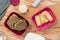 Amuse Lunchbox 3-in-1 - Brooddoos - met Rekker en Sauspotje - Microgolfoven Veilig - Vaatwasser en Diepvries Bestendig - Blauw