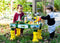 Klein Toys John Deere - Zand- en waterspeeltafel - 2in1 boerderij met afneembare bassins - Groen Geel - 64x46x60 cm