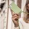 imoshion Hoesje Geschikt voor iPhone 12 Pro / 12 Hoesje Met Koord - imoshion Color Backcover met afneembaar koord - Groen