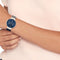 Tommy Hilfiger TH1782541 Dames Horloge - LIDIA - Mineraalglas - Messing/Roestvrijstaal - Blauw/Rosé goudkleurig - Ø 40 mm - Quartz - Druksluiting