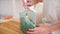 Food Huggers Hugger Bag - 900 ML - Champagne Frost - Platina siliconen - Herbruikbaar - Voedselverspilling verminderen