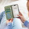 iMoshion Hoesje Geschikt voor Samsung Galaxy A33 Hoesje Met Pasjeshouder - iMoshion Design Bookcase smartphone - Groen / Green Flowers