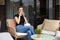 Feel Home - Verwarmend Kussen - 3 Warmteniveaus - Gebroken wit 45x60cm - 10000mAh Power bank