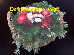 Kerststukje 'Kazan' wortelkrans dia. 30 cm wit-zilver