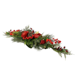 Everlands Raspberry - Kerststuk - 80cm met rode bessen en dennenappels - Groen