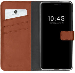Selencia iPhone 13 - Echt Lederen Bookcase - 3 Pashouders - Lichtbruin