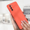 Samsung Galaxy S21 FE - Silicone Cover met Strap - Zacht en slank - Rood