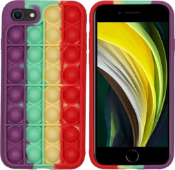 iMoshion Hoesje Geschikt voor iPhone SE (2022) / SE (2020) / 8 / 7 Hoesje Siliconen - iMoshion Pop It Fidget Toy - Pop It hoesje - Rainbow