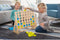 BS Toys 4 bij elkaar - Strategisch Spel vanaf 6 Jaar - Geschikt voor 2 Spelers - Groen/Blauw - 4 op een rij - Spelletjes voor kinderen - Buiten speelgoed - Buitenspel - Buiten Spellen - Tuin Speelgoed - Houten speelgoed - Gezelschapsspel