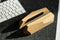Oakywood Laptop Dock - Massief Eiken - Echt Hout Verticale MacBook/Laptop Standaard - Clean Desk Design
