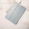 Selencia Tablet Hoes Geschikt voor iPad 8 (2020) 8e generatie / iPad 7 (2019) 7e generatie / iPad 9 (2021) 9e generatie - Selencia Nuria Vegan Lederen Trifold Bookcase - Lichtblauw