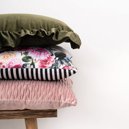 Melli Mello - Isolated blooms cushion set