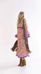 dressforfun - Vrouwenkostuum Mrs. Peacemaker XL - lange jurk met franjevest - bloemenpatroon