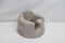 Bumbo Floor Seat - Babystoeltje - Zacht Foam - Taupe