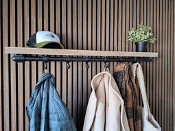 ABsteigerhout - Steigerbuis Kapstok - 80cm met 6 Haken - Zwart Industriële Stijl - Bovenplank van Steigerhout - Buisdiameter 27mm