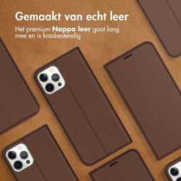 Accezz Hoesje Geschikt voor iPhone 12 Pro / 12 Hoesje Met Pasjeshouder - Accezz Premium Leather Slim Bookcase - Bruin