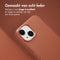 Accezz Hoesje Geschikt voor iPhone 14 Hoesje Met Pasjeshouder - Accezz Leather Bookcase 2-in-1 Geschikt voor MagSafe - bruin