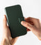 Accezz Hoesje Geschikt voor iPhone 15 Pro Max Hoesje Met Pasjeshouder - Accezz Leather Bookcase 2-in-1 Geschikt voor MagSafe - donkergroen
