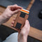 AdroitGoods Pasjeshouder 7 Pasjes Portemonnee - Creditcardhouder Met RFID Technologie - Suède-Leder - Bruin