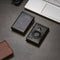 AdroitGoods Pasjeshouder 8 Pasjes Portemonnee - Creditcardhouder Met RFID Technologie - AirTag Leder/Carbonfiber