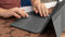 Logitech Combo Touch - Toetsenbordcase met Trackpad voor iPad (10e generatie) - Afneembaar Toetsenbord - UK Qwerty