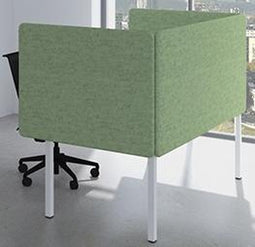 Akoestisch bureauscherm Wolvilt breed 180CM hoog 53CM kleur wolvilt Licht beige WV01 kleur beugel Wit (RAL9010)