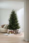 Arkansas Dark Green kunstkerstboom - 243 cm - Donkergroen - Ø155 cm - 3679 tips - Houten voet