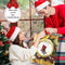 Assortiment van 12 kerstcadeauzakjes met touwhandvaten en bijpassende cadeau-etiketten - 4 Grote (31 x 40 cm), 4 Middelgrote (26 x 32 cm) en 4 Kleine (18 x 24 cm)