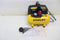 Stanley DST 100/8/6 - Luchtcompressor - 8Bar 105L/min Olievrij 6L Tank - Met Handvat en Anti-Slip Voeten