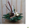 Kerststukje 'Moskou' dia. 30 cm in schaal witte kaars met gouden ke...