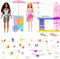 Barbie Beach Boardwalk speelset met Barbie ‘Brooklyn’ & ‘Malibu’ 2 poppen, 2 Kraampjes en 30+ accessoires