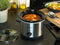 Bestron Slowcooker, met 3 programma's, keramische pan & glazen deksel, voor 2 Personen, 1,5L capaciteit, vatwasserveilig, 120 Watt, kleur: zilver